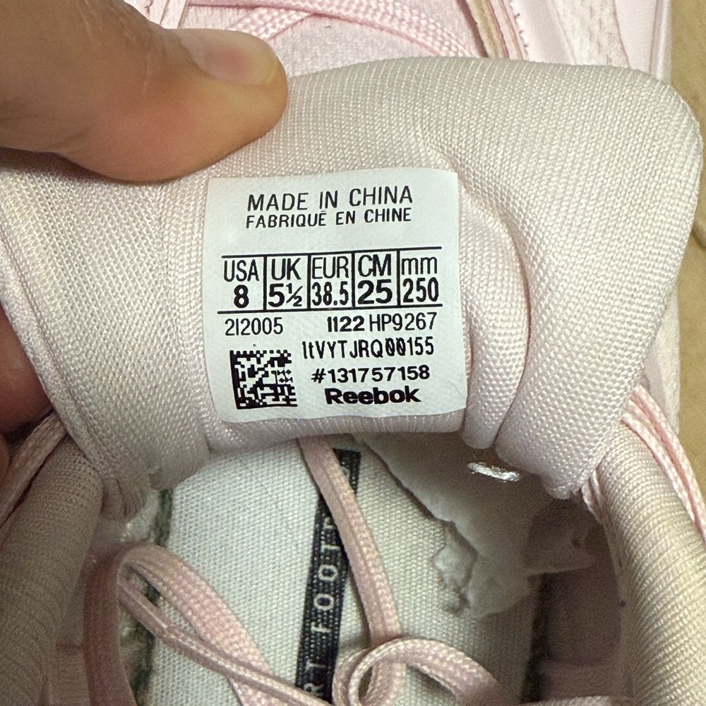 Reebok Women's Light Pink Sneakers Gently used - Picture 9 of 9